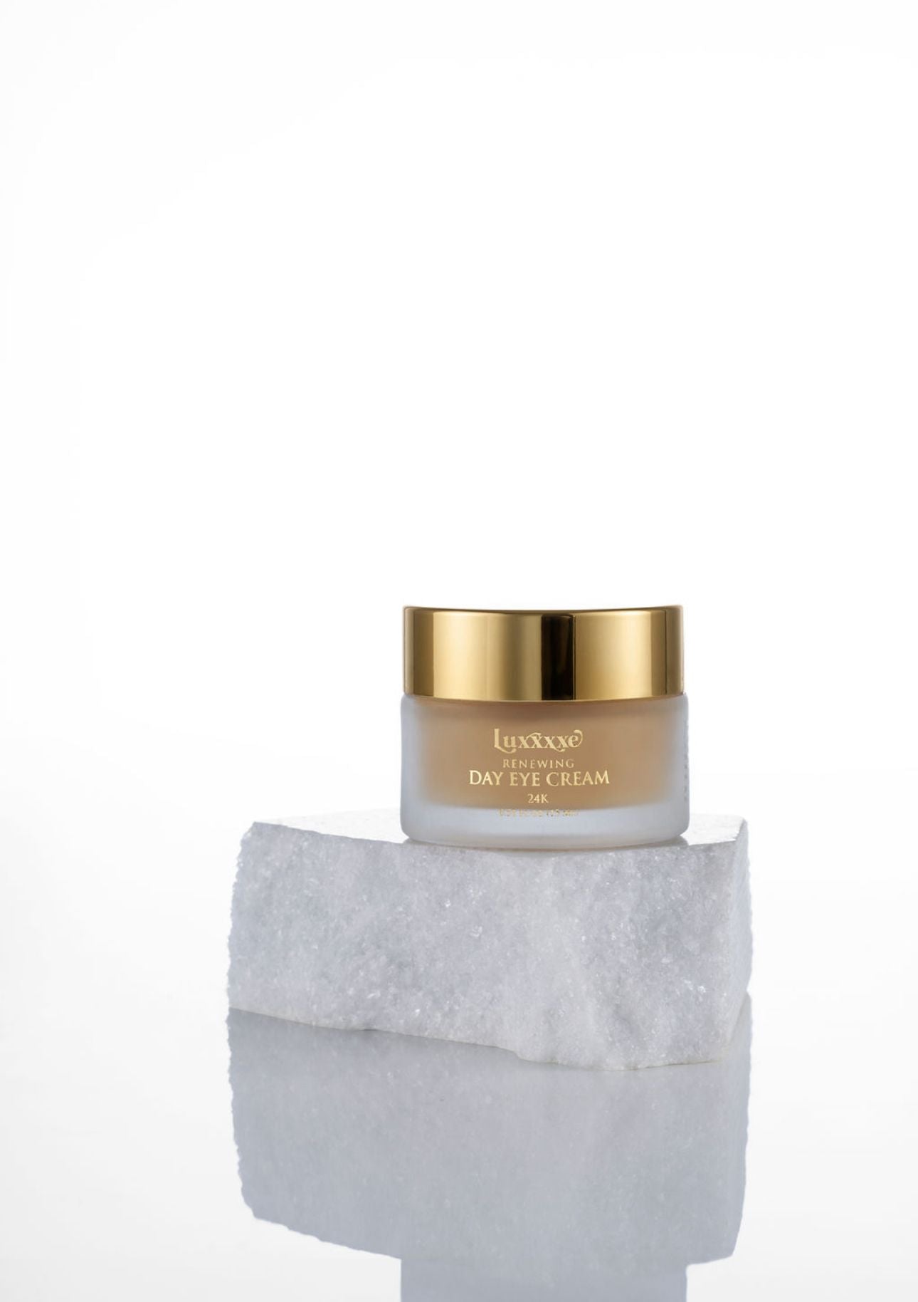 Brightening Day Eye Cream | Reduce Puffiness & Lines – Luxxxxe